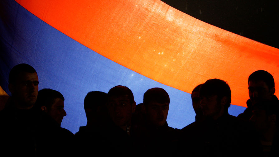 В Армении закроют брокерские счета части россиян