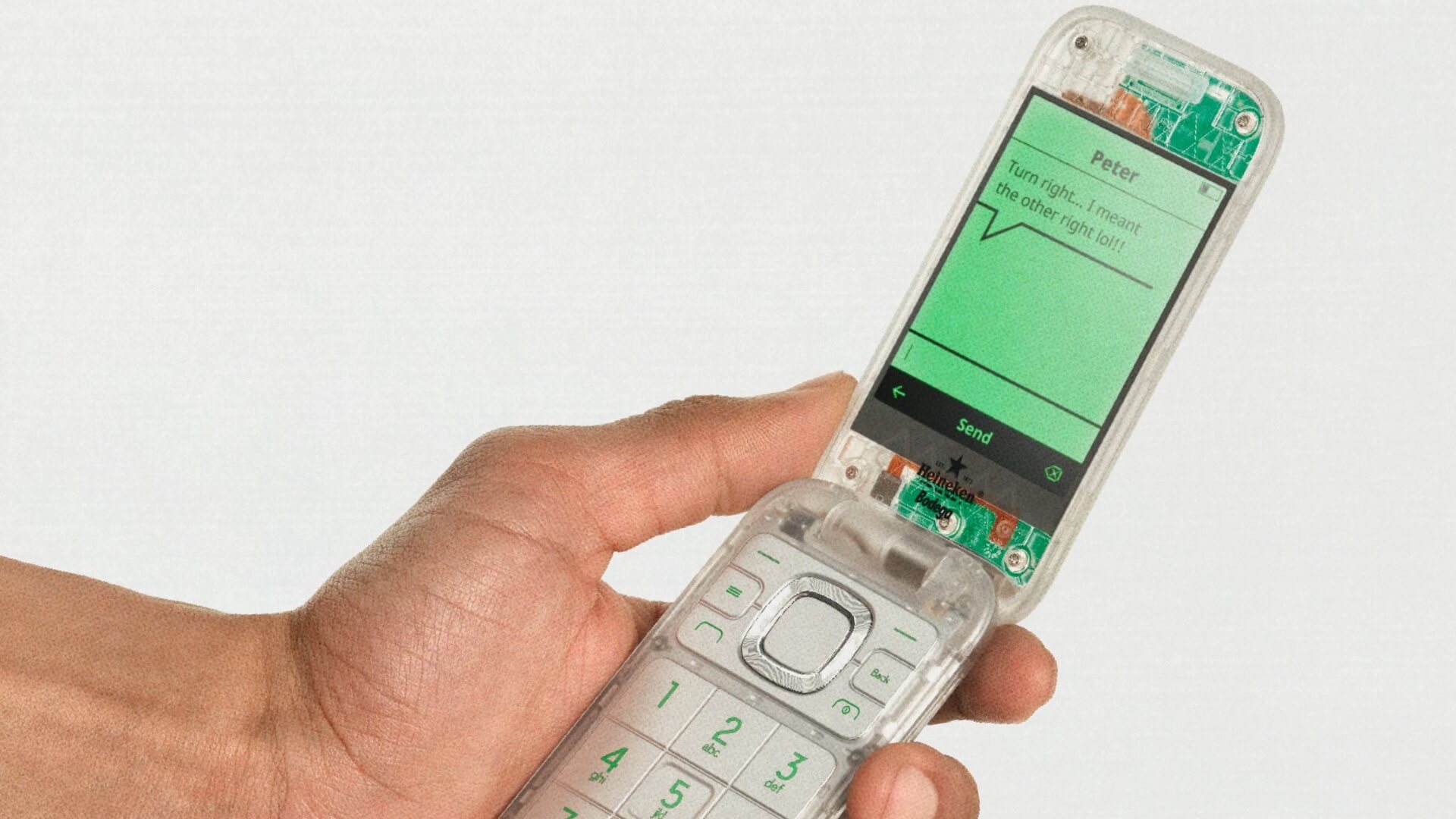 HMD и бренд пива Heineken представили прозрачный телефон